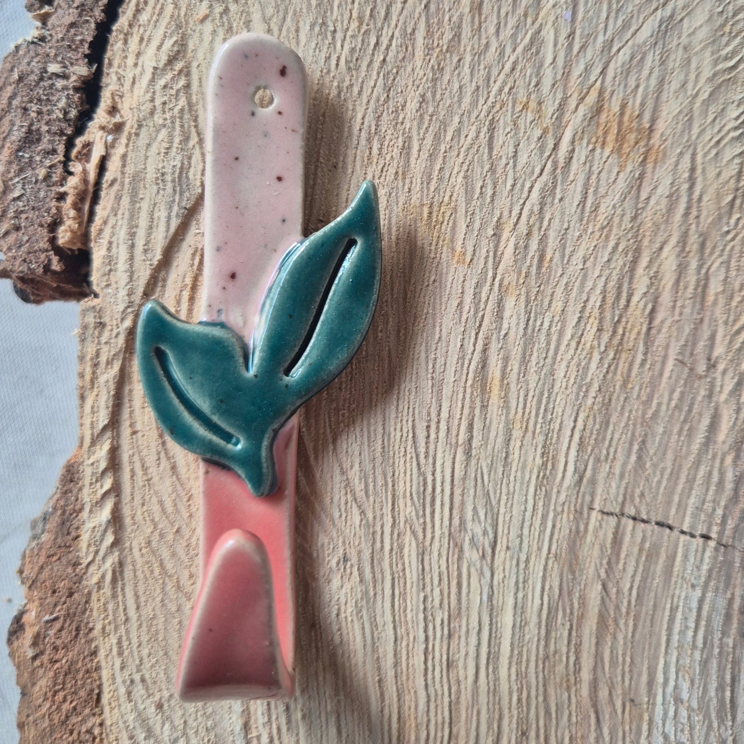 Knage, lyserød hibiscus