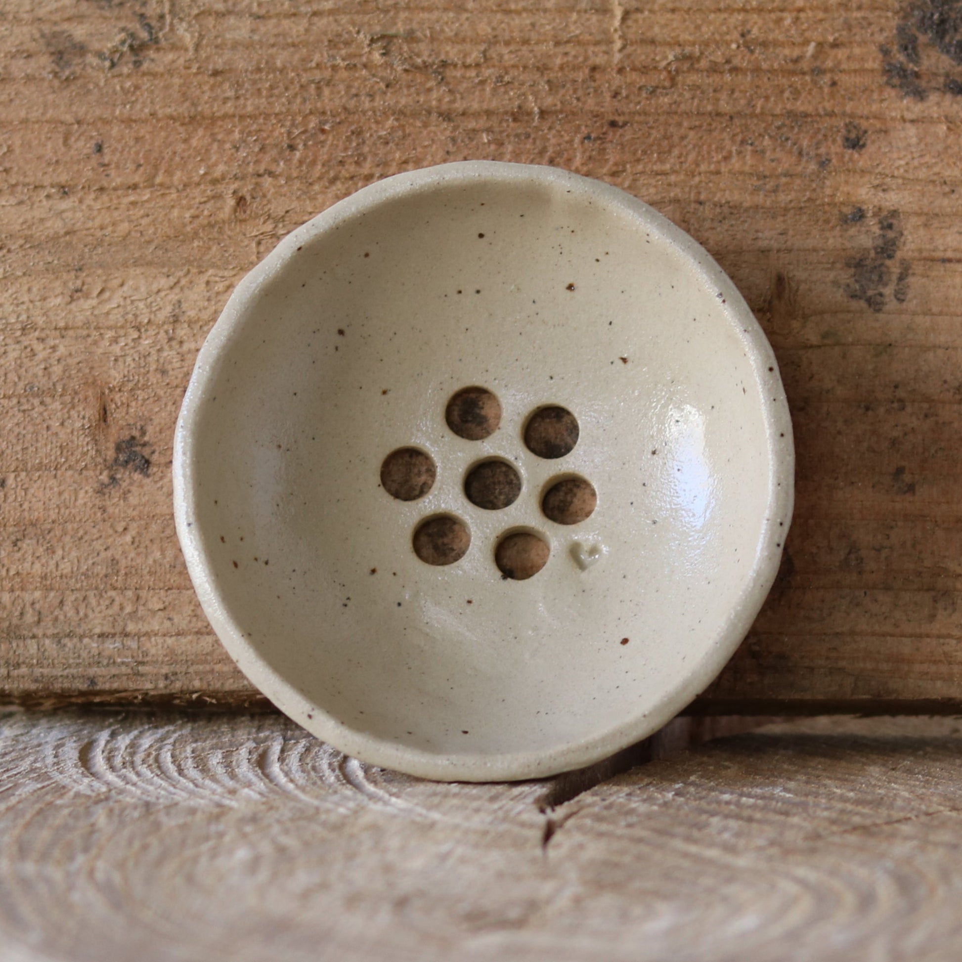 Rund sæbeskål, cremefarvet