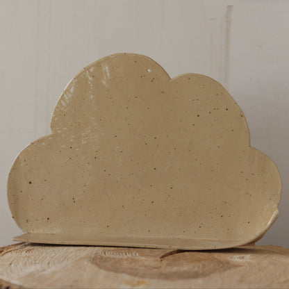 Stor skyformet hylde, cremefarvet