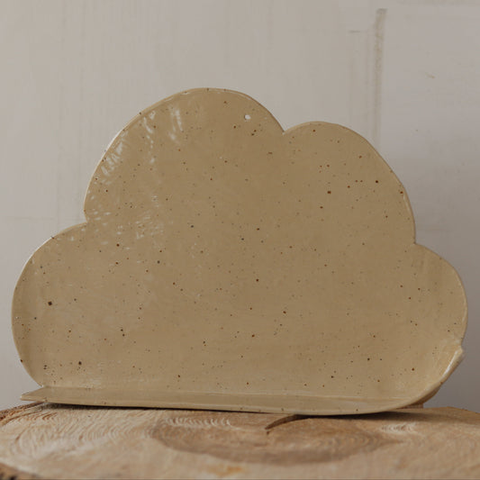 Stor skyformet hylde, cremefarvet